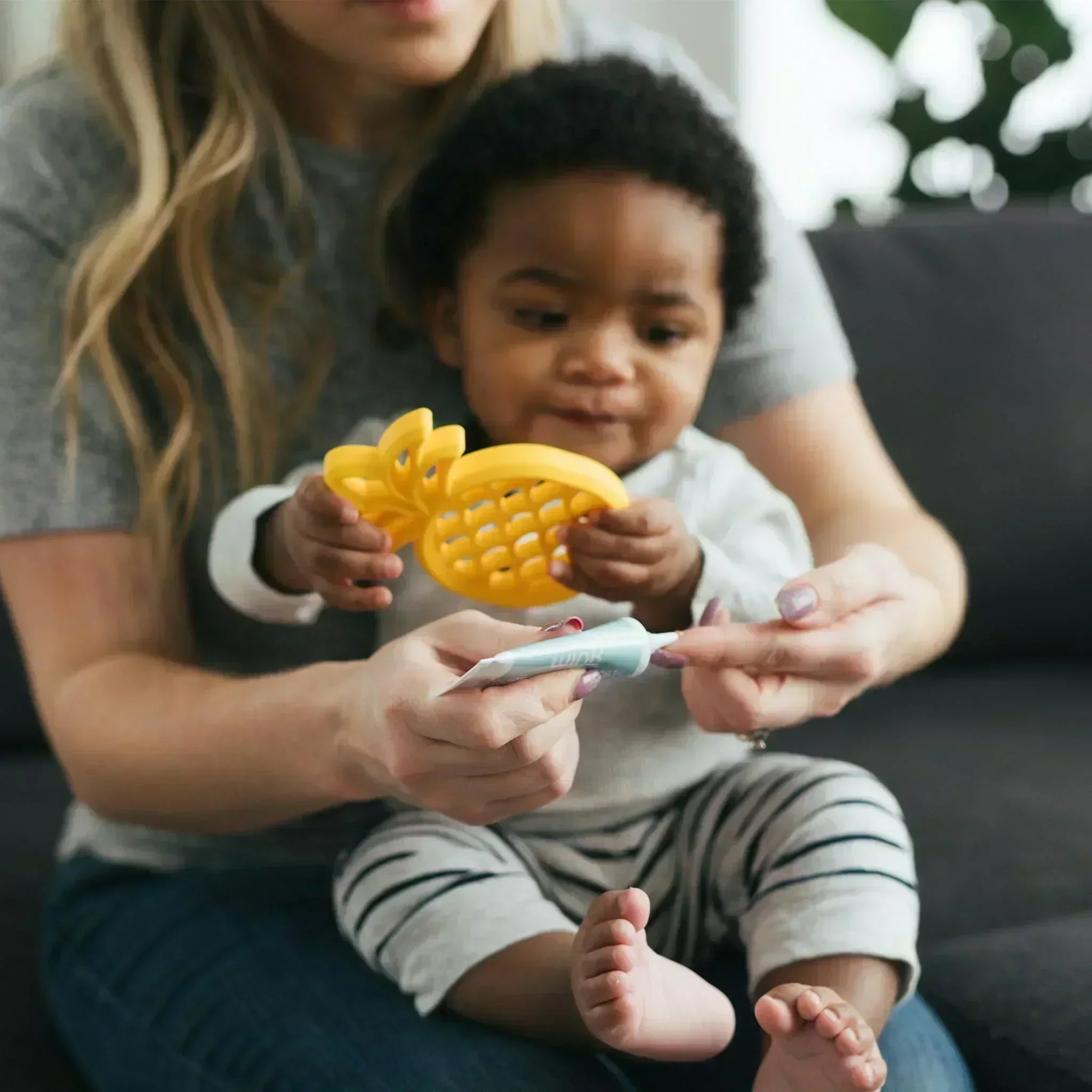 7 Steps to Helping your Baby Through the Teething Pain